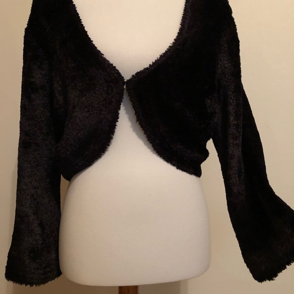 Nine West Black Cozy Fuzzy & Soft Sweater Shrug - Picture 2 of 9